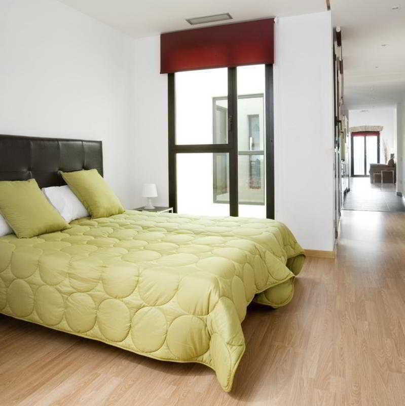 Short Stay Group Liceu Serviced Apartments 巴塞罗那 外观 照片