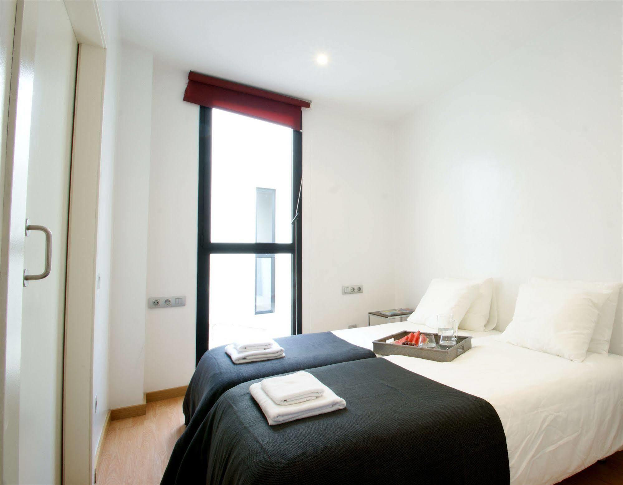 Short Stay Group Liceu Serviced Apartments 巴塞罗那 外观 照片