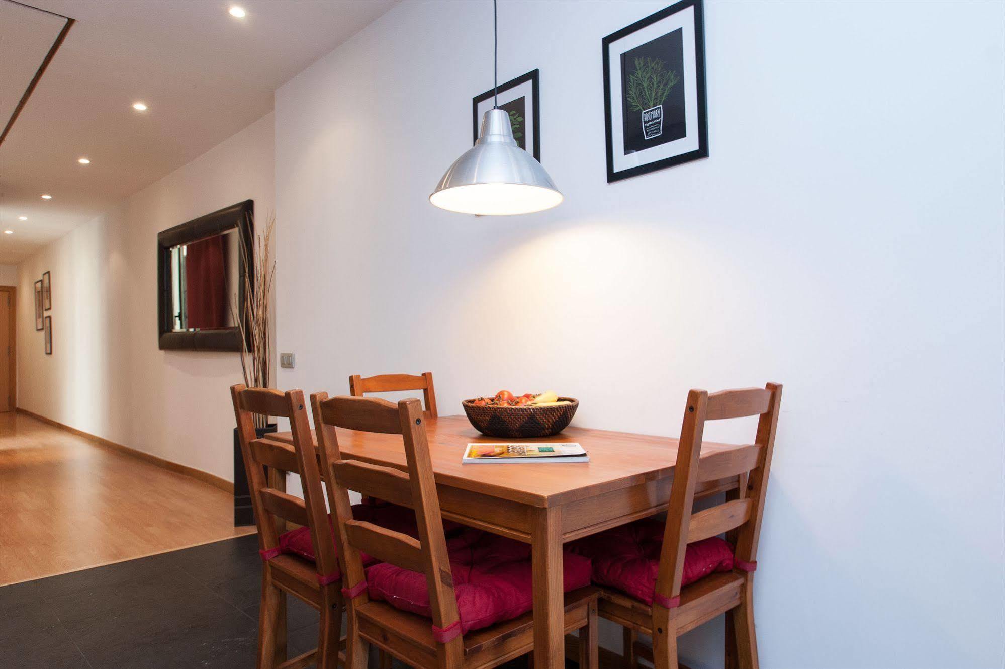 Short Stay Group Liceu Serviced Apartments 巴塞罗那 外观 照片