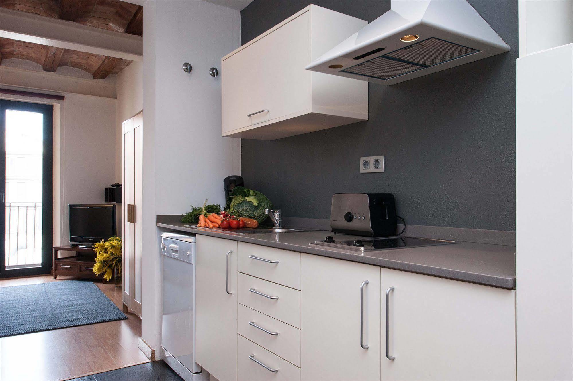 Short Stay Group Liceu Serviced Apartments 巴塞罗那 外观 照片